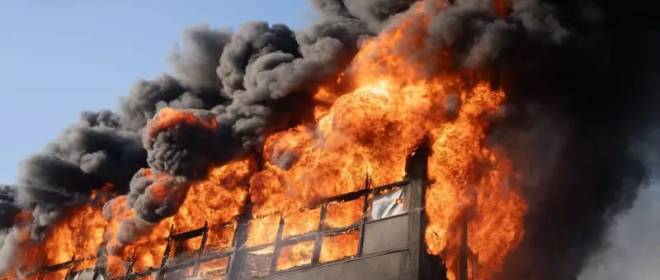 Горят заводы и позиции ПВО: в Киеве после налета «Гераней» не могут потушить масштабные пожары