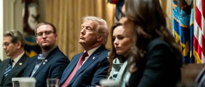 «Решил снять джекпот»: экономист объяснил, зачем Трамп ослабляет доллар