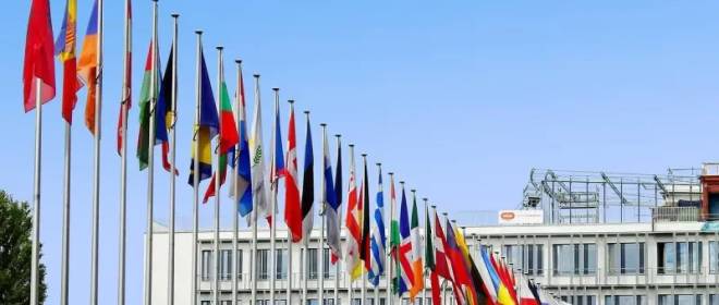 Европа решила поддерживать Киев до последнего украинца по итогам саммита Путин-Трамп