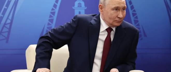 «Просмотрел я эту бумажку…»: почему Путин не называет Зеленского по имени?