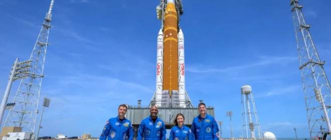 NASA готовит первую за 54 года пилотируемую миссию к Луне