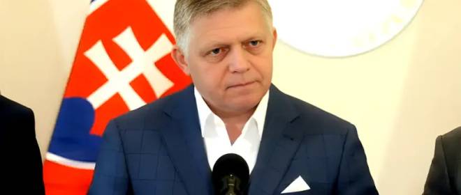 Фицо назвал Украину «травой», по которой топчутся слоны