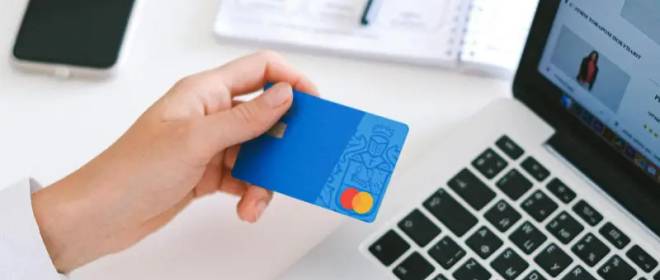 Крупнейшие офлайн-ритейлеры вслед за банками атаковали маркетплейсы