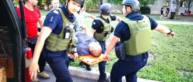 «Русские наконец поняли, куда надо стрелять»: украинцы овациями встретили удар по зданию ТЦК в Полтаве