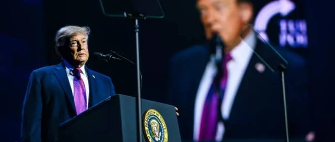 Прятались под столами: Трамп и администрация срочно эвакуированы после стрельбы