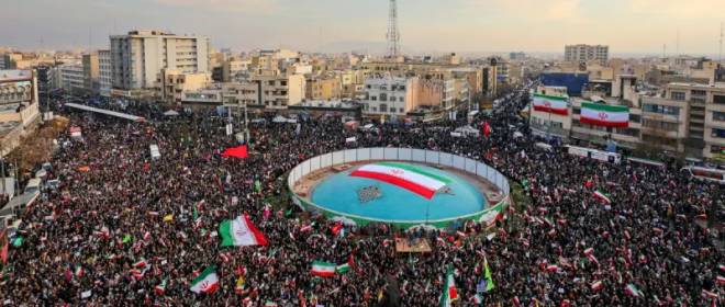 Тегеран на взводе: жители столицы каждую ночь выбегают, думая, что США напали – FT