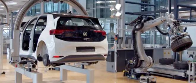 Volkswagen впервые за 88 лет закрывает завод в Германии