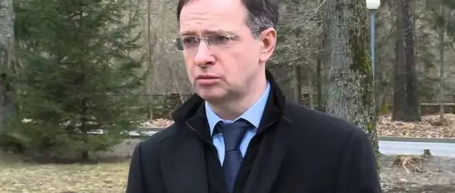 «Все было почти так»: Мединский опроверг информацию о том, что ему звонил Умеров