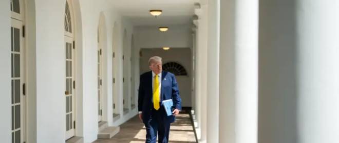 Трамп обложил пошлинами весь мир, кроме России и Китая