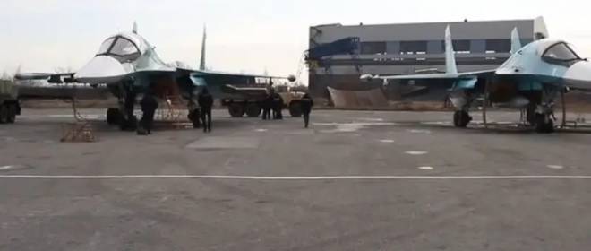 «Бомберы для СВО»: авиазаводы наращивают темпы выпуска истребителей-бомбардировщиков Су-34