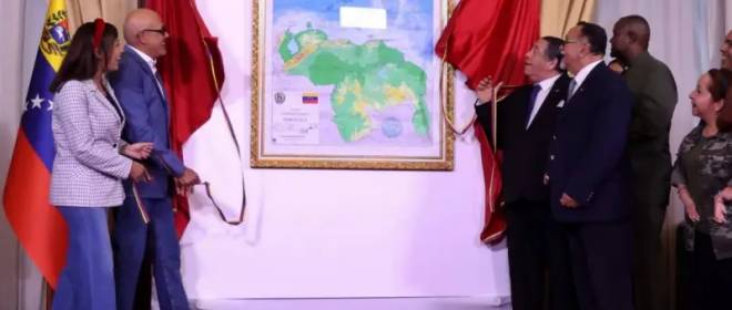 Каракасу надо выбрать между «тарелкой со сладостями» и «Карибским кризисом – 2»