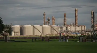 Dự kiến ​​​​sẽ bùng nổ sản xuất: Moscow ra lệnh cho công nhân dầu mỏ của mình hoàn thành hạn ngạch OPEC+