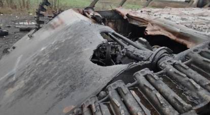 Forțele armate RF au distrus vehicule blindate inamice în timp ce le încărcau într-un eșalon din regiunea Dnepropetrovsk.