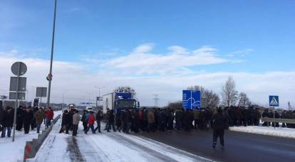 Katliamı bekliyor: Kızgın Ukraynalılar yolu yine kapattı