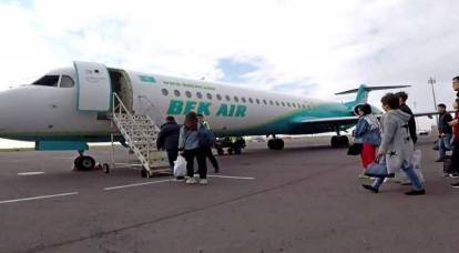 Un avion cu aproape 100 de pasageri la bord s-a prăbușit în Kazahstan