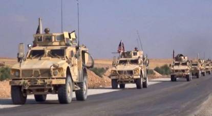 Un convoglio di veicoli americani è bruciato durante il viaggio verso una base in Iraq