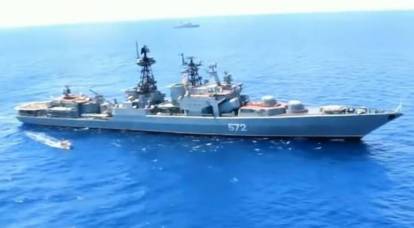 「横になって日光浴」：西側諸国は米海軍巡洋艦に対するロシア水兵の反応を高く評価した