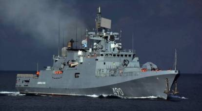 Появилось видео встречи американского эсминца с фрегатом ВМФ РФ