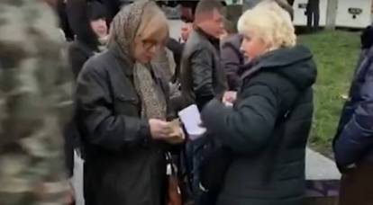 Det fanns en video av fördelningen av pengar i folkmassan i Porosjenko före debatten