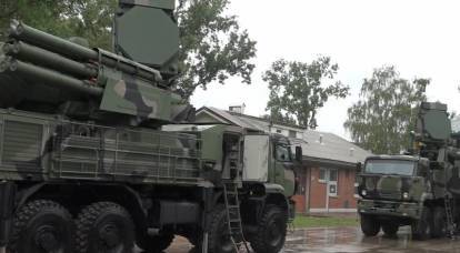 Il movimento attivo dell'equipaggiamento militare serbo verso i confini con il Kosovo è fisso