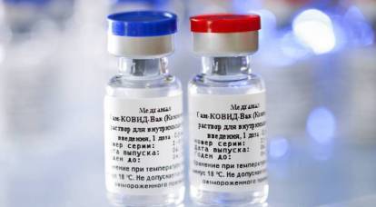 СМИ: Россия хочет смешать свою вакцину от коронавируса с самым неудачным западным аналогом