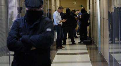 Navalnys Büros werden in ganz Russland durchsucht, FBKs Konten verhaftet