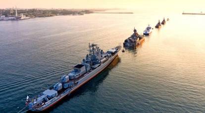 La flota rusa en Siria se alinea en formación de batalla