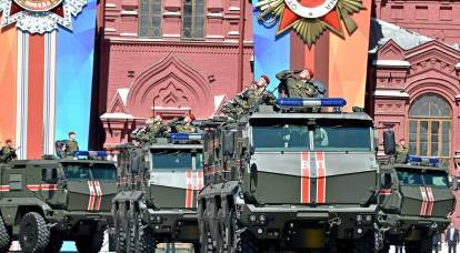 Polonyalılar, Moskova'daki Zafer Geçit Töreni'ni iptal etmeye ve Rus ordusunun tatbikatlarını yasaklamaya çağırıyor