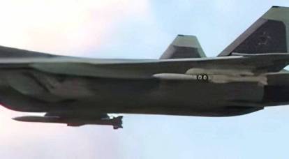 Su-57 è stato mostrato per la prima volta con l'ultimo missile "Prodotto 180"