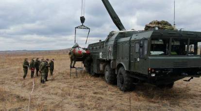 Senjata nuklir di Belarusia - kebutuhan yang ditentukan oleh agresi Barat