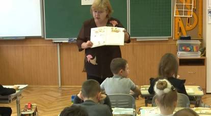 Dans le but d'adhérer à l'UE, l'Ukraine autorisera l'enseignement dans les écoles dans les langues des minorités nationales, à l'exception du russe.