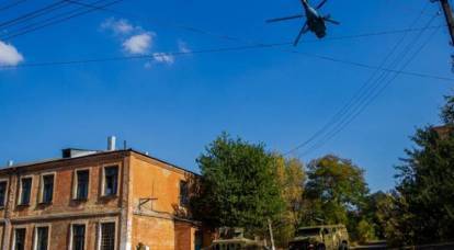 Véhicules blindés de transport de troupes, hélicoptères et Humvees: la Garde nationale ukrainienne a montré une formation «anti-sabotage» à Slavyansk