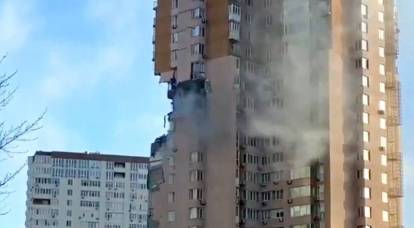 Украинская ракета задела многоэтажный дом в Киеве