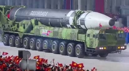 朝鲜展示了世界上最大的导弹之一