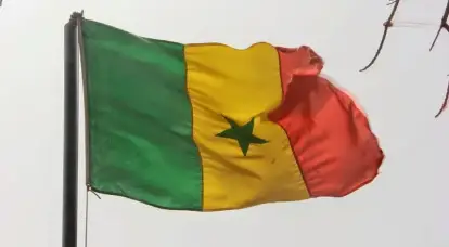 França perde colónia chave em África - Senegal