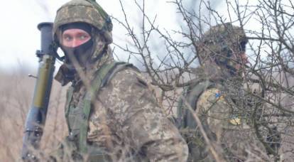 スラドコフ：米国はウクライナ軍から将来の紛争の「代理軍」を作っている