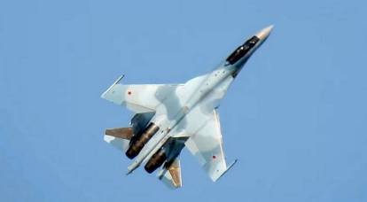 El video capturó el trabajo de un par de Su-35S rusos sobre objetivos ucranianos en el LPR.