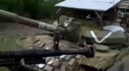 Une version modifiée du char T-62M est apparue dans la direction sud