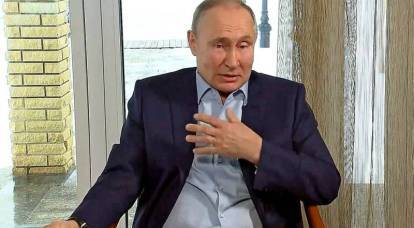 Putin con una sonrisa negó su participación en el "palacio" en el Mar Negro