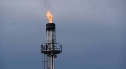 Torche de la confrontation: l'expert a raconté combien coûte le gaz brûlé par la Russie chaque jour