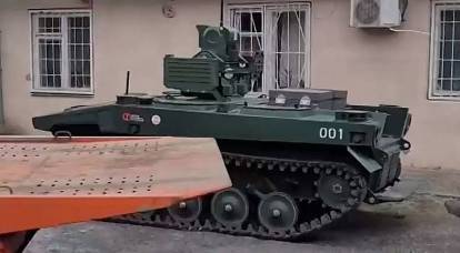 最初のロシアの戦闘ロボット「マーカー」がNWOゾーンに到着