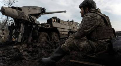 외국인들이 키예프 편에 있는 우크라이나 군대에 참전하러 가는 이유는 무엇입니까?