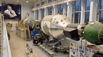In Russia, creates a new manned spacecraft "Eagle"