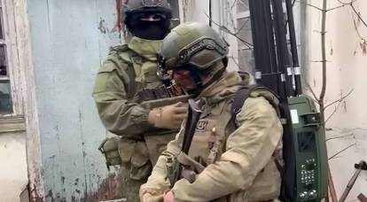 「未来の兵士」：ウクライナの無人偵察機を狙うロシア人の姿