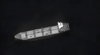 Bloomberg: la nave controllo attacchi Houthi del Mar Rosso ritorna in Iran