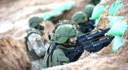 Не только бункеры: страны Балтии готовятся бить по РФ на 300 километров