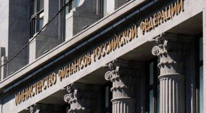 Maliye Bakanlığı, Rusya'da çok sayıda yetkiliyi azaltmaya karar verdi
