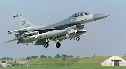 Reznikov: Kiev não planeja usar o F-16 durante a contra-ofensiva