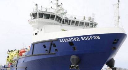 Navio de apoio "Vsevolod Bobrov" atingido por ucranianos retornou com segurança a Sebastopol
