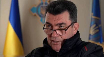 Глава СНБО Украины Данилов предупредил, что воевать придется всем
